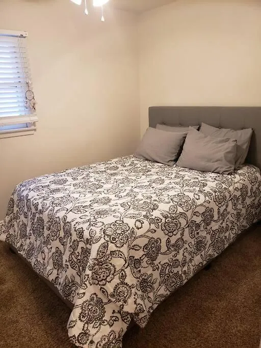 Centrally Located To Strip, Unlv, Stadiums And So Much More! لاس فيغاس شقة